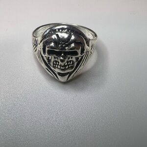 Brand New Silver Skull Ring